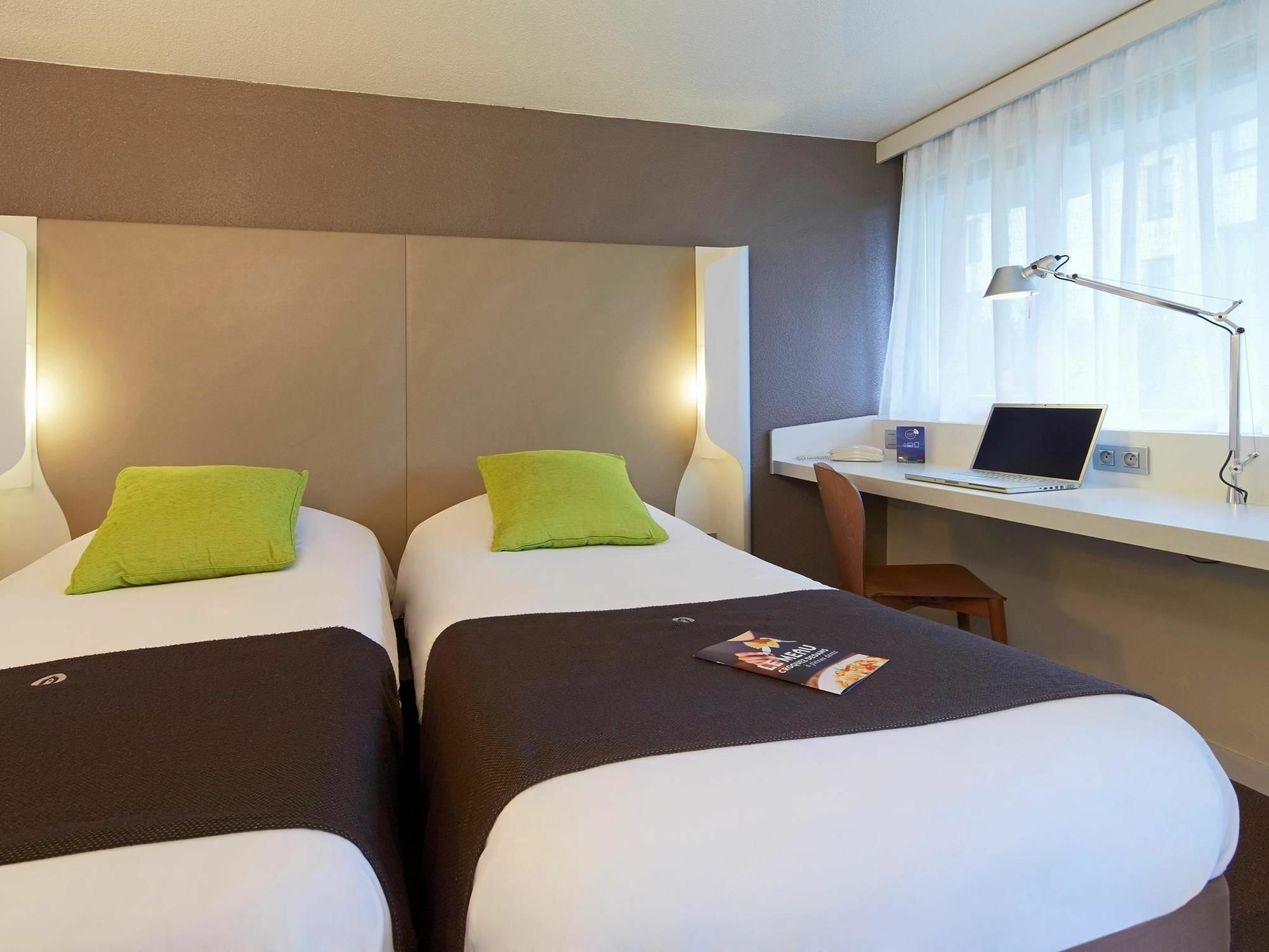 B&B Hotel Roissy - Saint Witz Ex-Campanile Roissy - Saint Witz Eksteriør billede